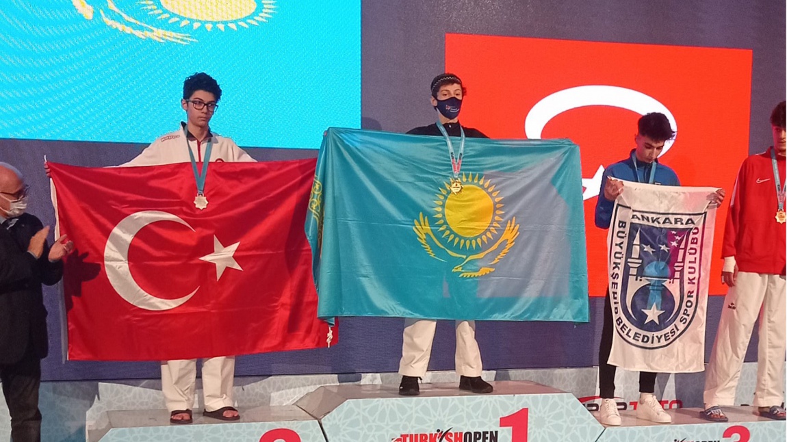 Cevat Çobanlı Ortaokulu Spor Klübünün Teakwondo Branşında Uluslararası Büyük Başarısı