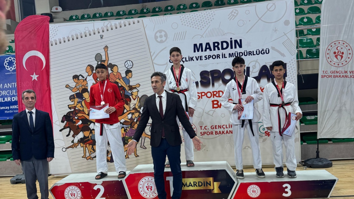 Okullar Arası Yıldızlar Grup Birinciliği Yarışmasında Ömer Örs 1. Oldu.